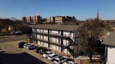 Main picture of 127 N Duck St