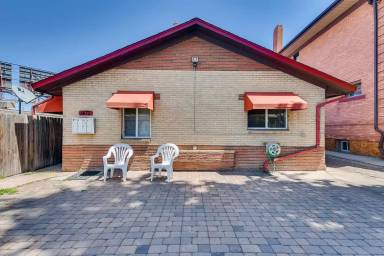 Main picture of 1472 Monroe St