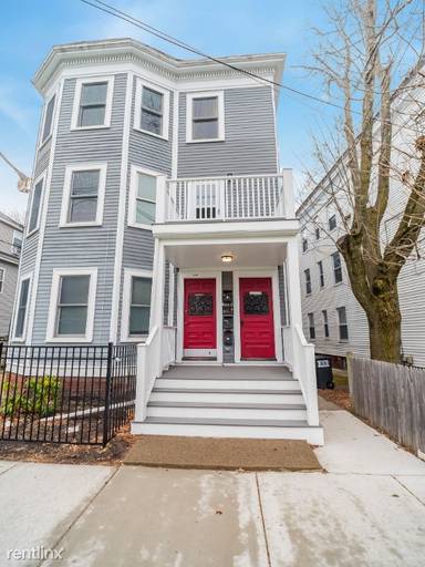 Main picture of 318 Beacon St
