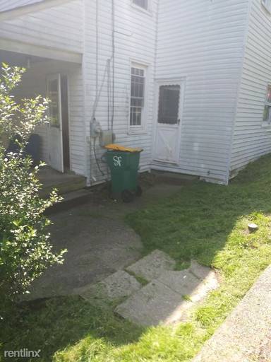 Main picture of 9 Oak St