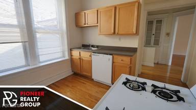 Main picture of 3415 N Seminary Ave