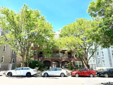 Main picture of 1641 N Washington St