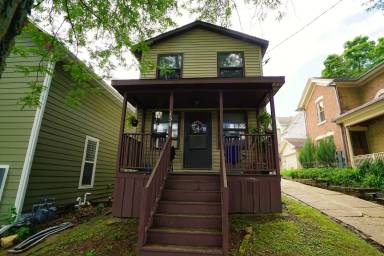 Main picture of 134 S Franklin St