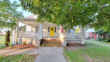 Main picture of 316 E Main St