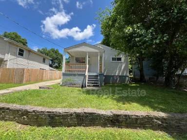 Main picture of 1944 Harvard St