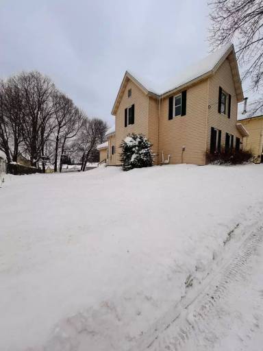 Main picture of 46 N Main St