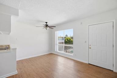 Main picture of 475 E Foothill Blvd