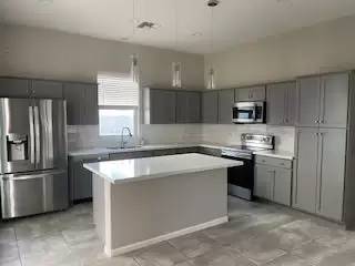 Main picture of 15717 W Polk St