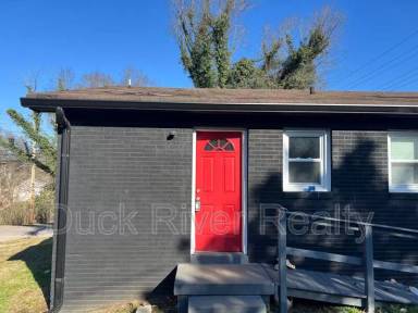 Main picture of 610 1/2 Eth St