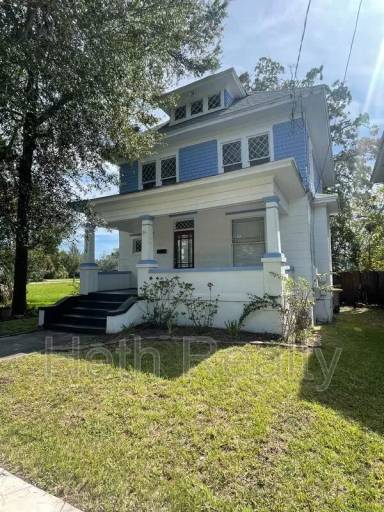Main picture of 1739 Silver St