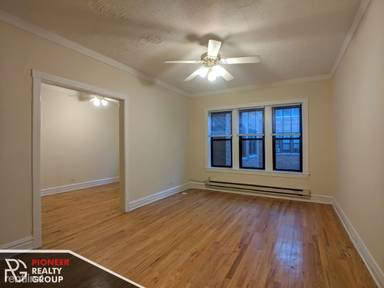 Main picture of 620-30 W Cornelia Ave