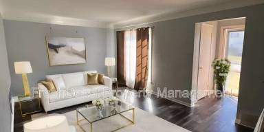 Main picture of 423 E 274th St