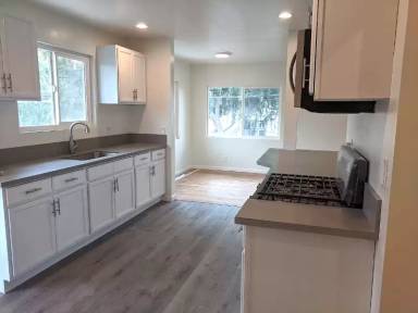 Main picture of 801 Victor Ave