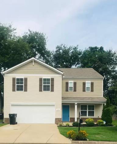 Main picture of 1216 Oxford Village Cv