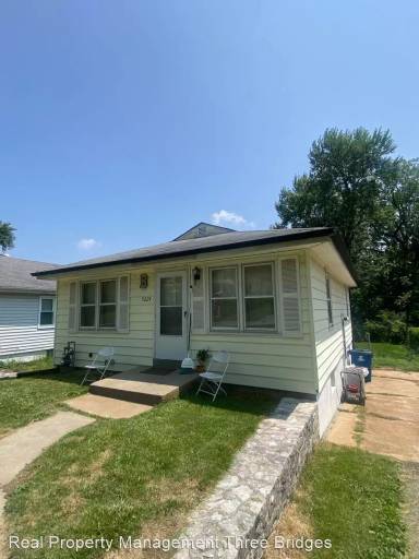 Main picture of 9824 Balboa Dr