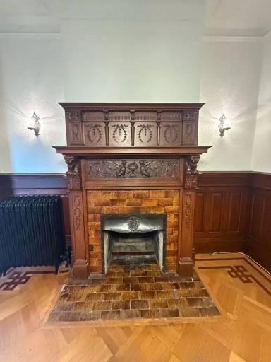 Main picture of 409 Grand St