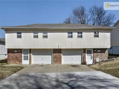 Main picture of 220 E Pacific Dr