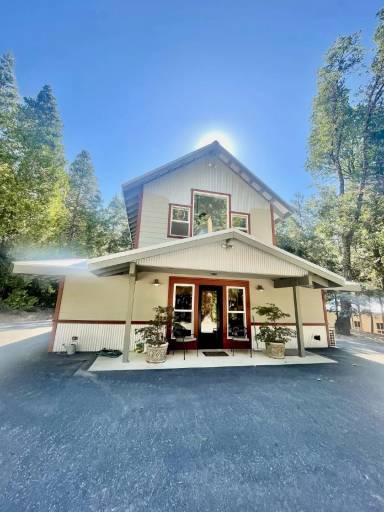 Main picture of 10375 Laurentian Way
