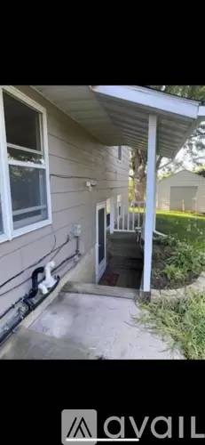 Main picture of 305 N Grove St