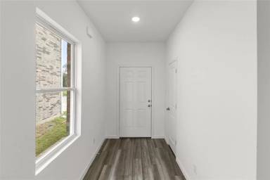 Main picture of 217 Savannah Way