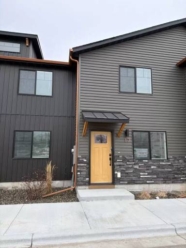 Main picture of Breezy Commons Townhomes