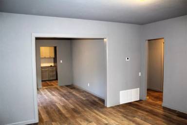 Main picture of 711 S Miles Ave