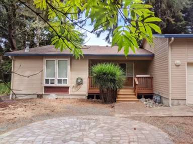 Main picture of 1115 SW Walking Wood