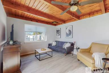 Main picture of 720 Truman St NE