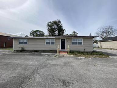 Main picture of 803 Highway 17 N