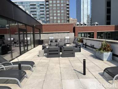 Main picture of 211 W Scott St