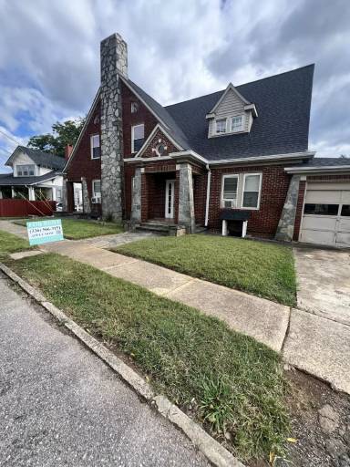 Main picture of 727 Kensington Ave