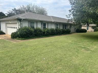 Main picture of 2230 Cloyd Blvd
