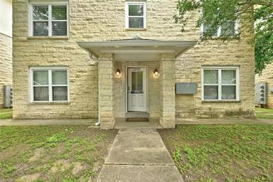 Main picture of 305 E 31st St