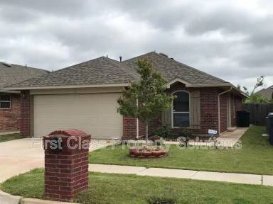 Main picture of 10704 SW 30th St