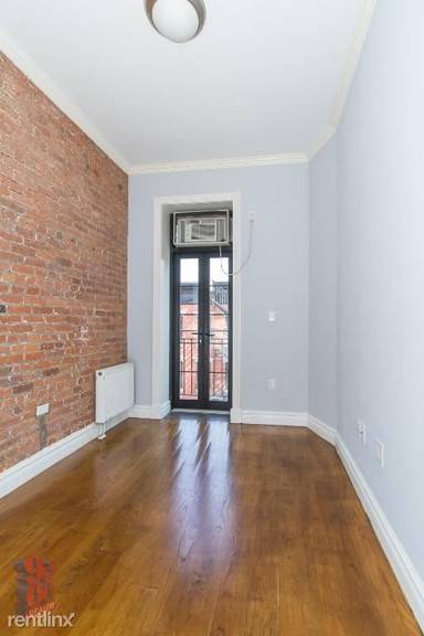 Main picture of 68 Clinton St