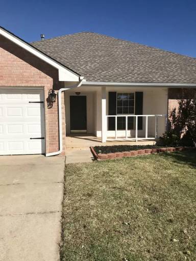 Main picture of 11141 SW 6th St