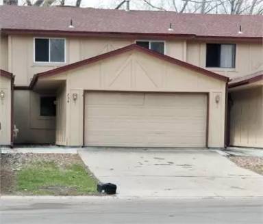 Main picture of 754 8th Ave S