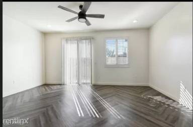 Main picture of 1264 E Curry Rd