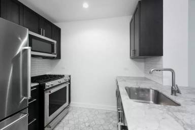 Main picture of 21 West End Ave Apartments