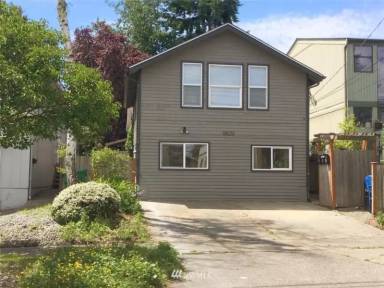 Main picture of 8829 Midvale Ave N