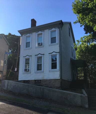 Main picture of 2 Lelia St