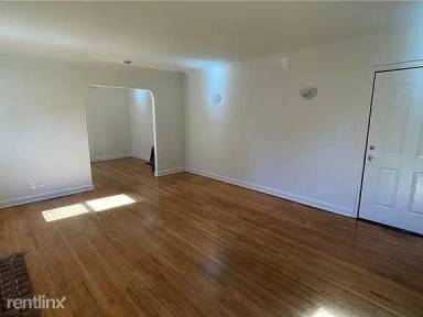 Main picture of 2449 Fashion Ave