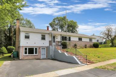 Main picture of 15 Stephen Rd