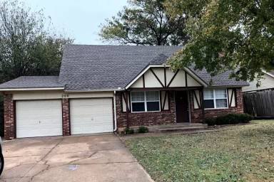 Main picture of 200 S Bouziden Dr