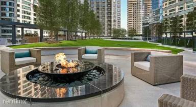 Main picture of 546 N McClurg Ct