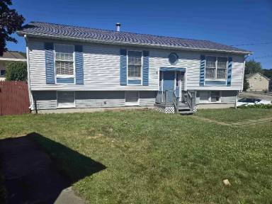 Main picture of 44 River St