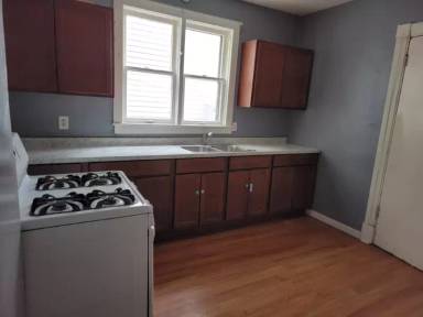 Main picture of 13 Grove Pl