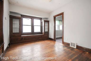 Main picture of 3129 W 98th St