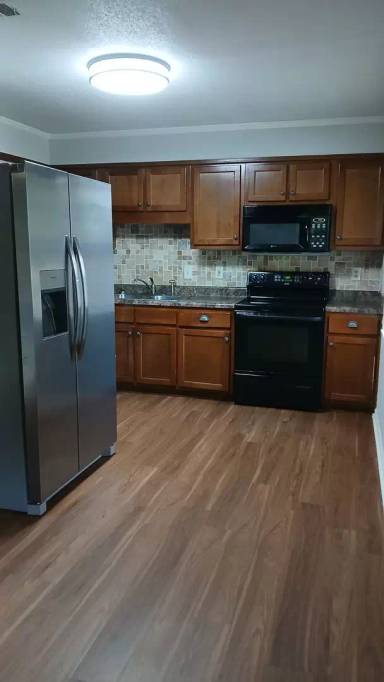 Main picture of 104 Countryview Ln