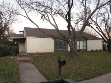 Main picture of 10406 Shadow Bend Dr